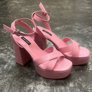 New Nine West Pink Platform Sandals